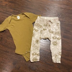 Kate Quinn 18-24m Fennel Sunflower Outfit EUC